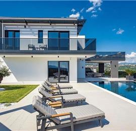 3 bedroom villa with infinity pool in Opatija, sleeps 6